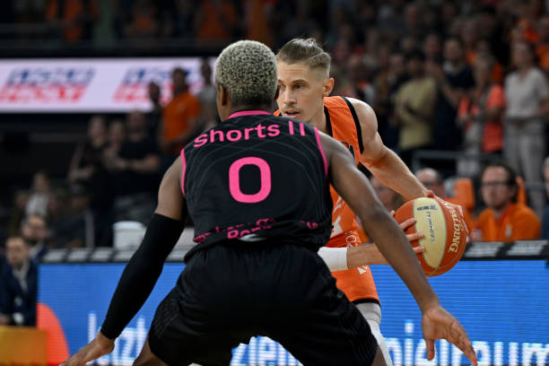 补锋线甚至 补锋线甚至